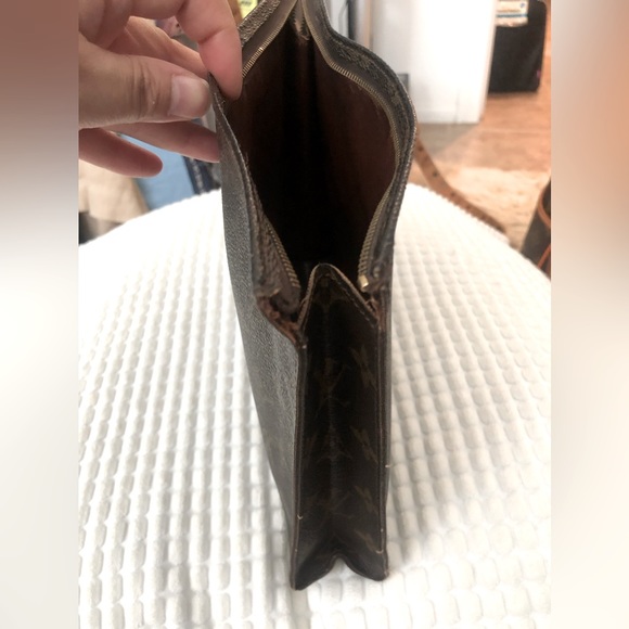 Louis Vuitton Large Cosmetic Zip Pouch Monogram - Picture 6 of 8